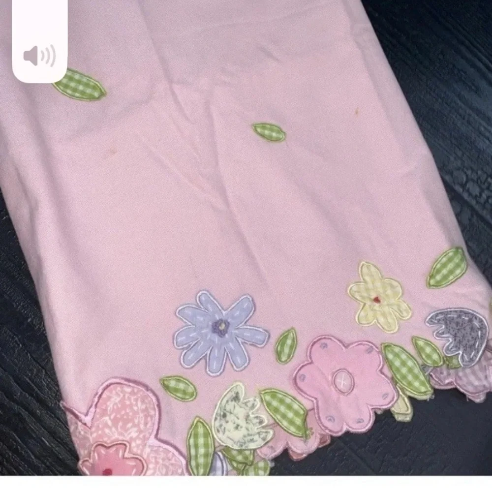Pottery Barn Kids Pink FLOWER‎ GARDEN Floral Appliqué Window Single Valance (1)
